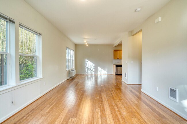 Foto del edificio - 8320 N Princeton St