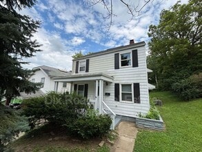 Building Photo - 348 Nassau St