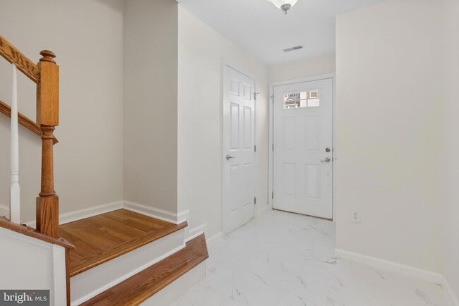 Building Photo - 407 Susan Cir