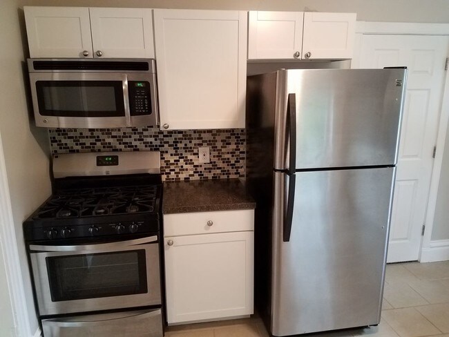Foto del edificio - 924 Knapp St NE