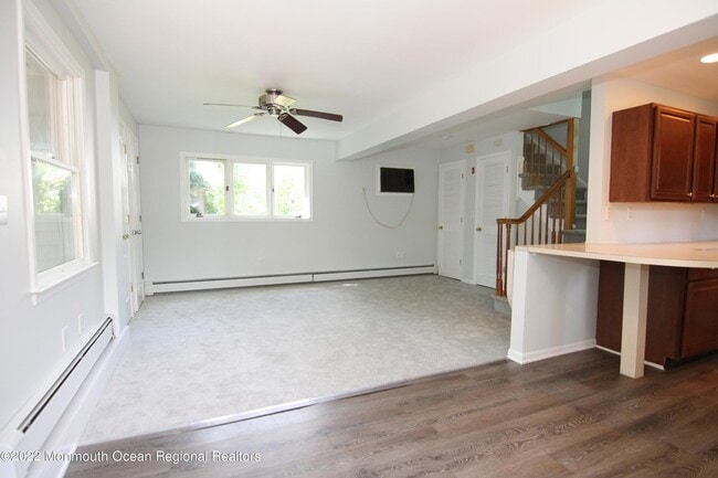 Building Photo - 15-17 E Lincoln Avenue Unit 17