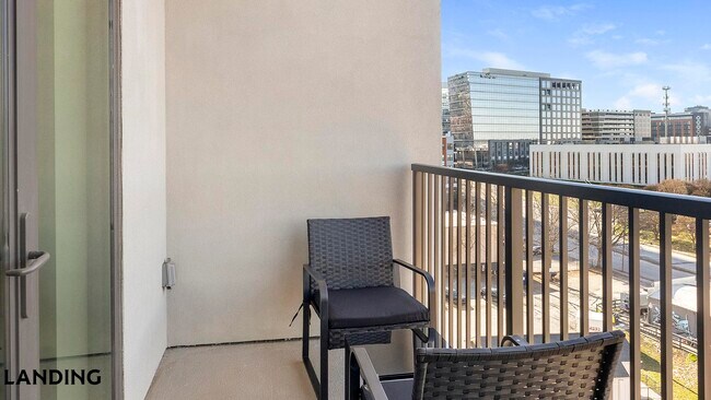 Foto del edificio - 1007 S Mint St