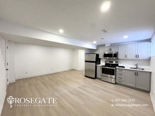 Building Photo - 1-Bedroom Unit with Private Backyard & Parking in Etobicoke