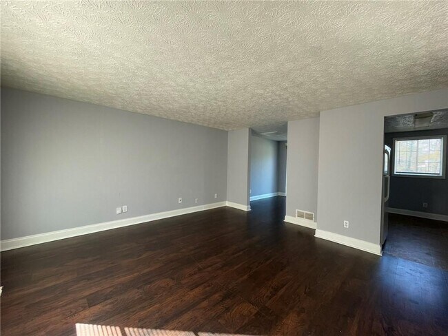 Foto del edificio - 1001 Traymore Dr