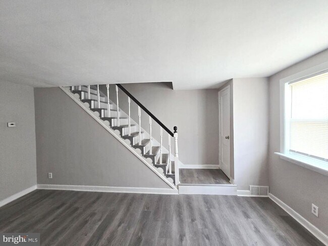 Foto del edificio - 5860 Oxford Ave