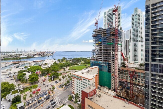 Foto del edificio - 398 NE 5th St