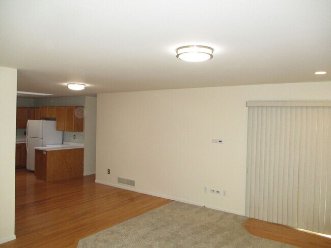 Building Photo - Beautiful 3 Bedroom, 2 Bath, Ranch home fo...