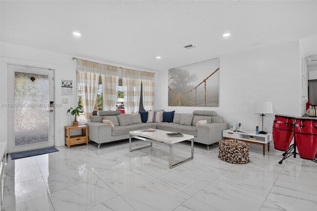 Foto del edificio - 5770 NE 18th Ave