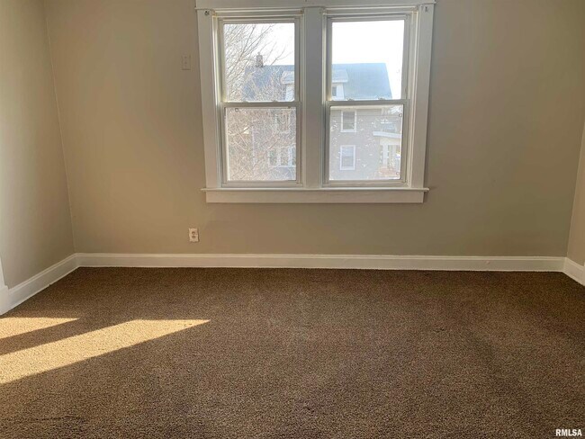 Foto del edificio - 2403 N Peoria Ave