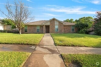 Building Photo - 1610 St James Dr