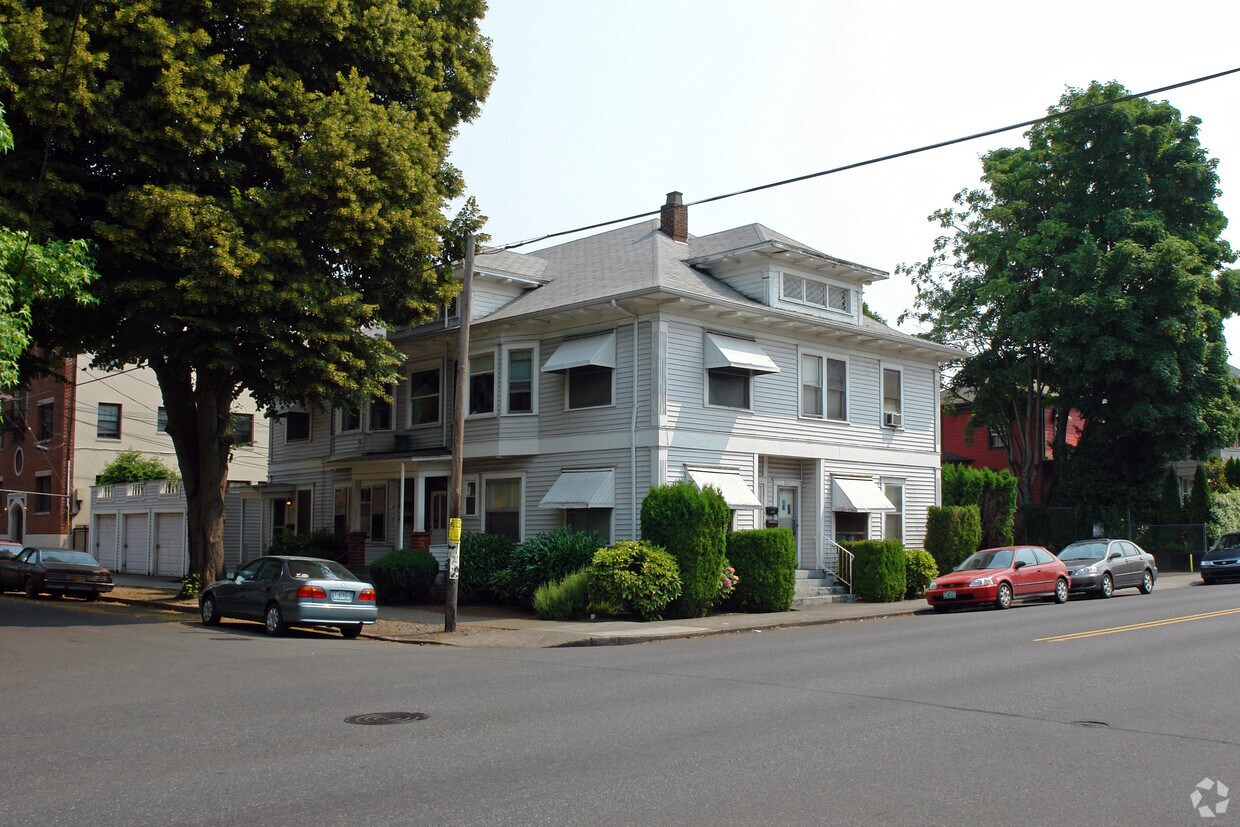Building Photo - 2903-2905 SE Belmont St