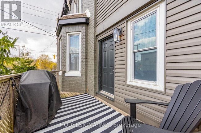 Building Photo - 204-204 Wharncliffe Rd S