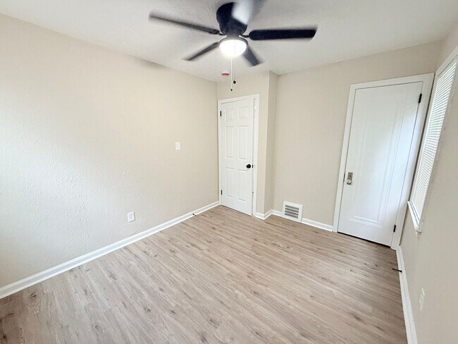 Foto del edificio - Freshly Renovated Single Family Home In Detroit Ready For Section 8 Lease!