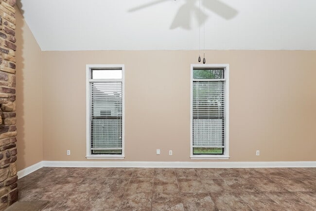 Foto del edificio - 2071 Kerry Cir