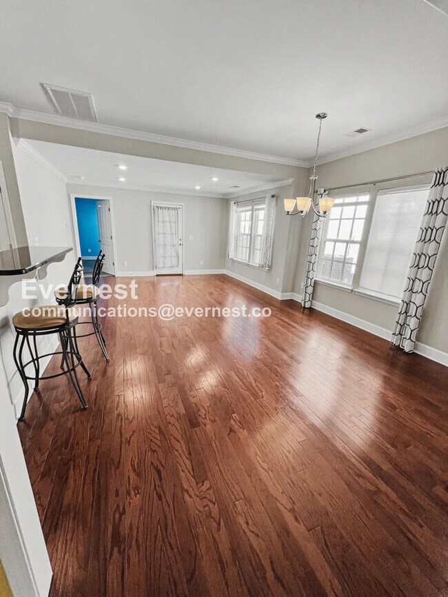 Foto del edificio - 2007 Oak Trail Dr