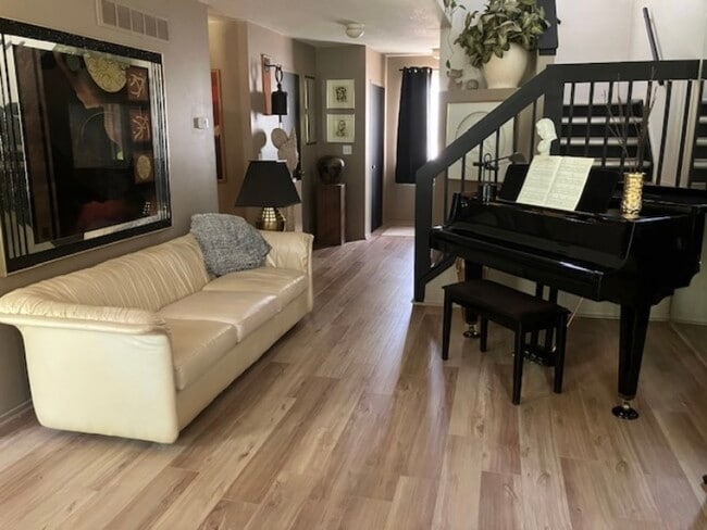 Photo - 6431 Deerhurst Dr Apartment