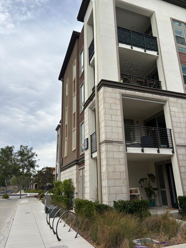 Building Photo - 5825 Sterling St