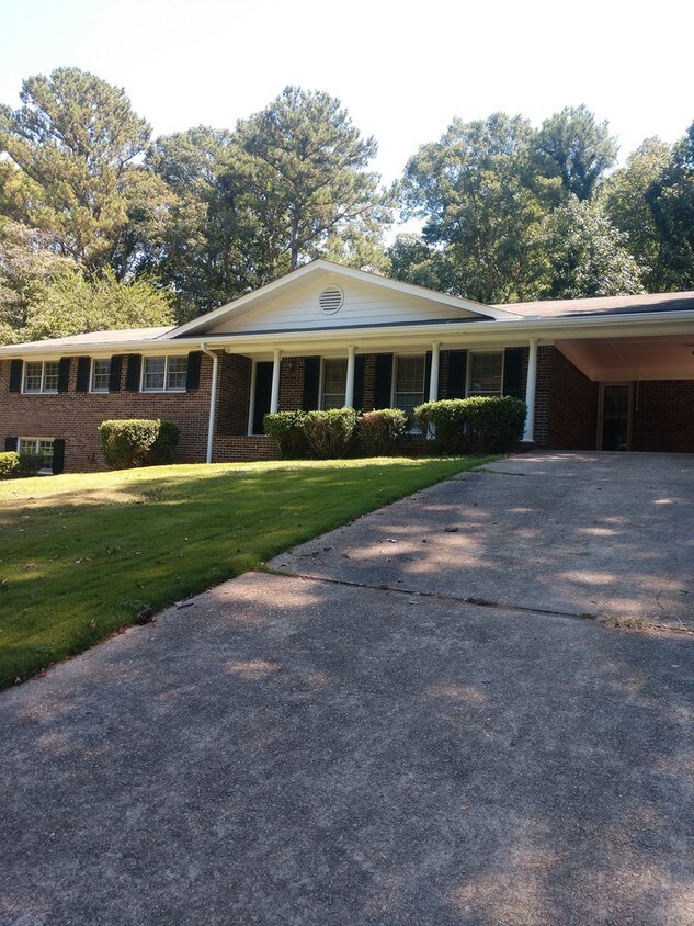 Primary Photo - WONDERFUL PARKVIEW RANCH