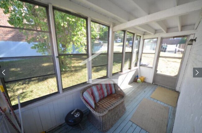 Building Photo - Gorgeous Brighton Townhouse available 9/1/26