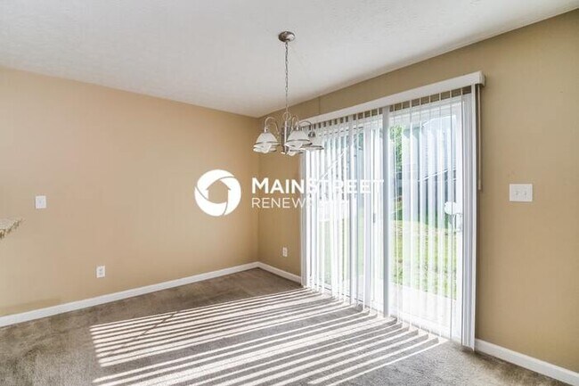 Foto del edificio - 3 Bedroom Pet-Friendly Home in Lawrence, I...