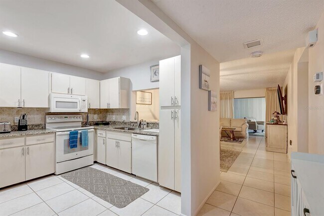 Building Photo - 131 Wild Palm Dr