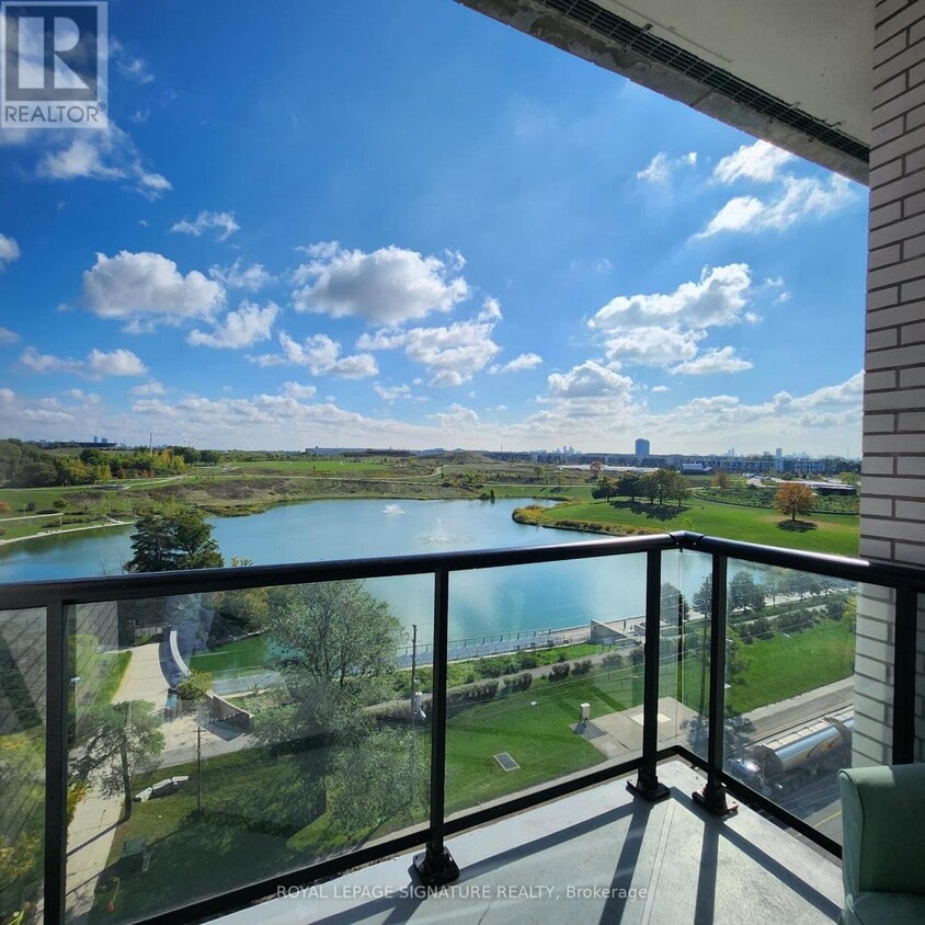 Photo principale - 3100 Keele St