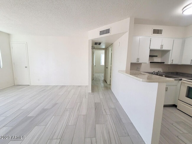 Foto del edificio - 506 E Southern Ave
