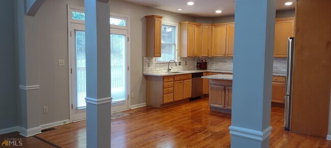 Building Photo - 2365 Southers Cir