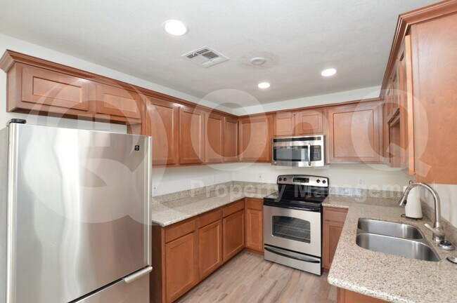 Photo - 3225 E Earll Dr House