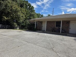 Building Photo - 990 Shady Brook Dr