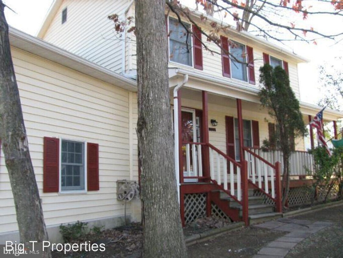 Primary Photo - 555 Rockbridge Dr SE