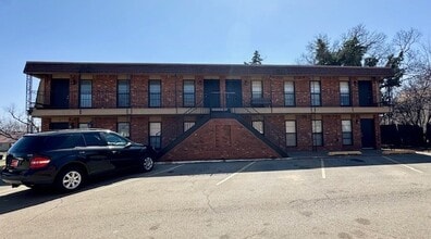 Building Photo - 208 S Duncan St