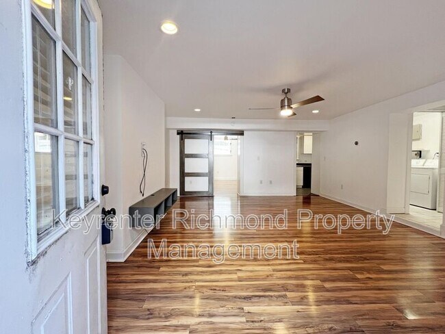 Building Photo - 307 Cedar St