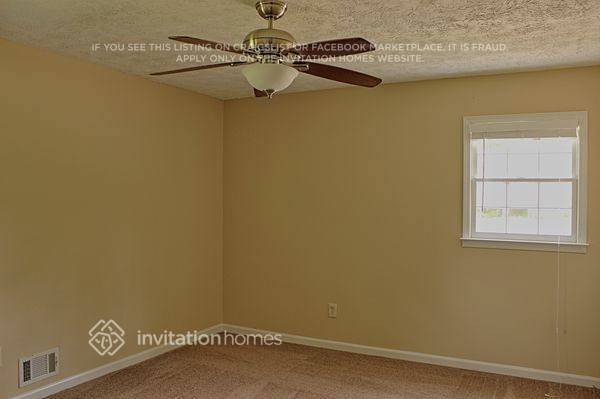 Building Photo - 404 Seneca Ct