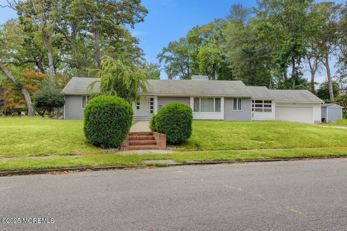 Primary Photo - 201 Golf Rd