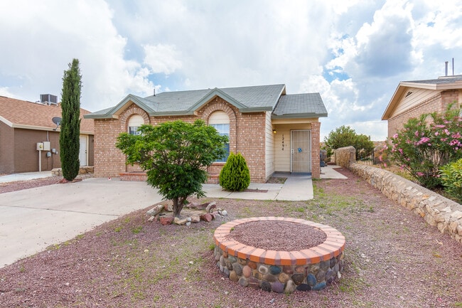 Foto del edificio - Charming Eastside Home with Refrigerated Air and Easy Access to Ft. Bliss and Loop 375