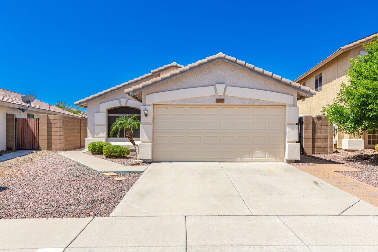 Primary Photo - Spacious 3 Bed, 2 Bath Home in Boulder Creek