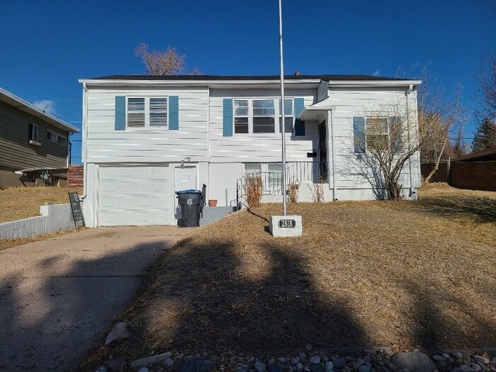 Foto principal - 2618 Henderson Dr