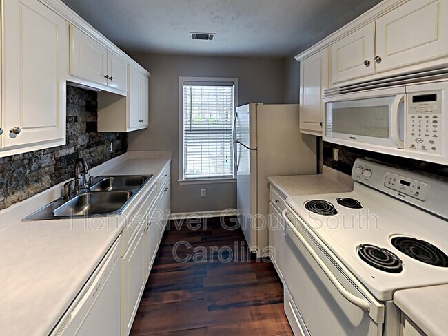 Foto del edificio - 346 Elders Pond Cir
