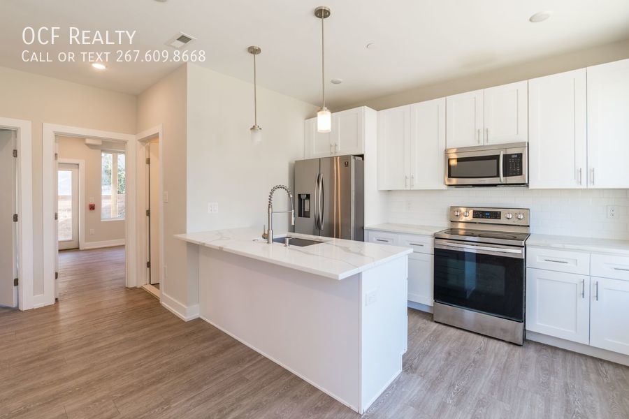 Foto principal - 4 Bed Norris Square Townhouse