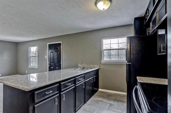 Foto del edificio - 1347 Greenoak Dr