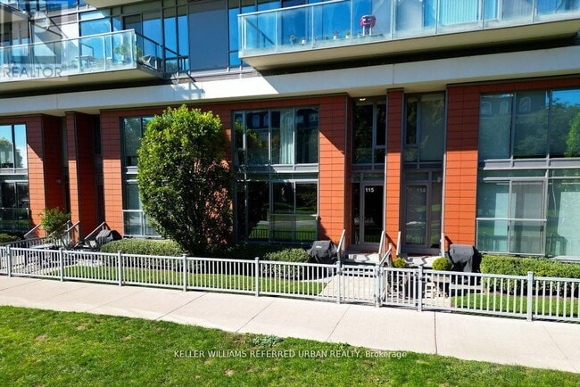 Photo du bâtiment - 90 Stadium Rd