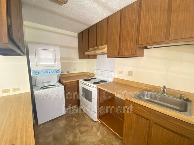 Building Photo - 47-420-420 Hui Iwa St