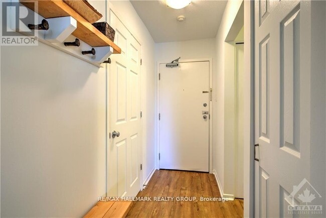 Building Photo - 260-260 Brittany Dr