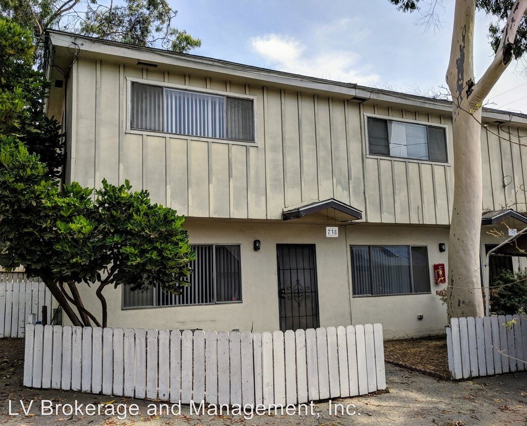 Foto principal - 734-742 N Loma Vista Dr