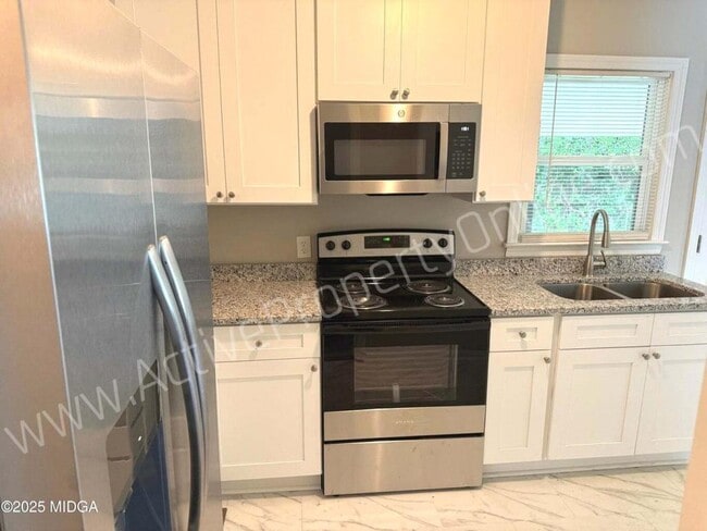 Building Photo - 1803 Canterbury Rd