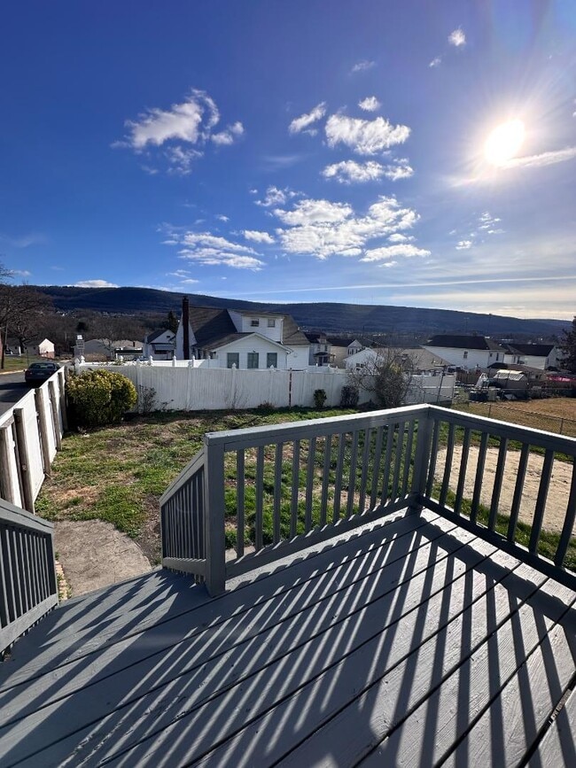 Building Photo - 56 Kent Ln