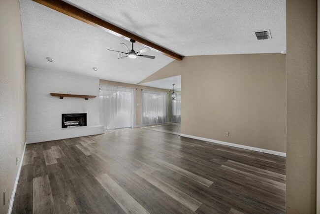 Building Photo - 105 Quail Run