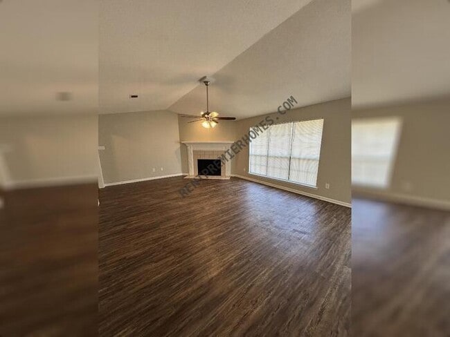 Building Photo - 103 White Wing Way