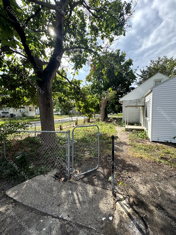 Building Photo - 2131 Ohio Ave